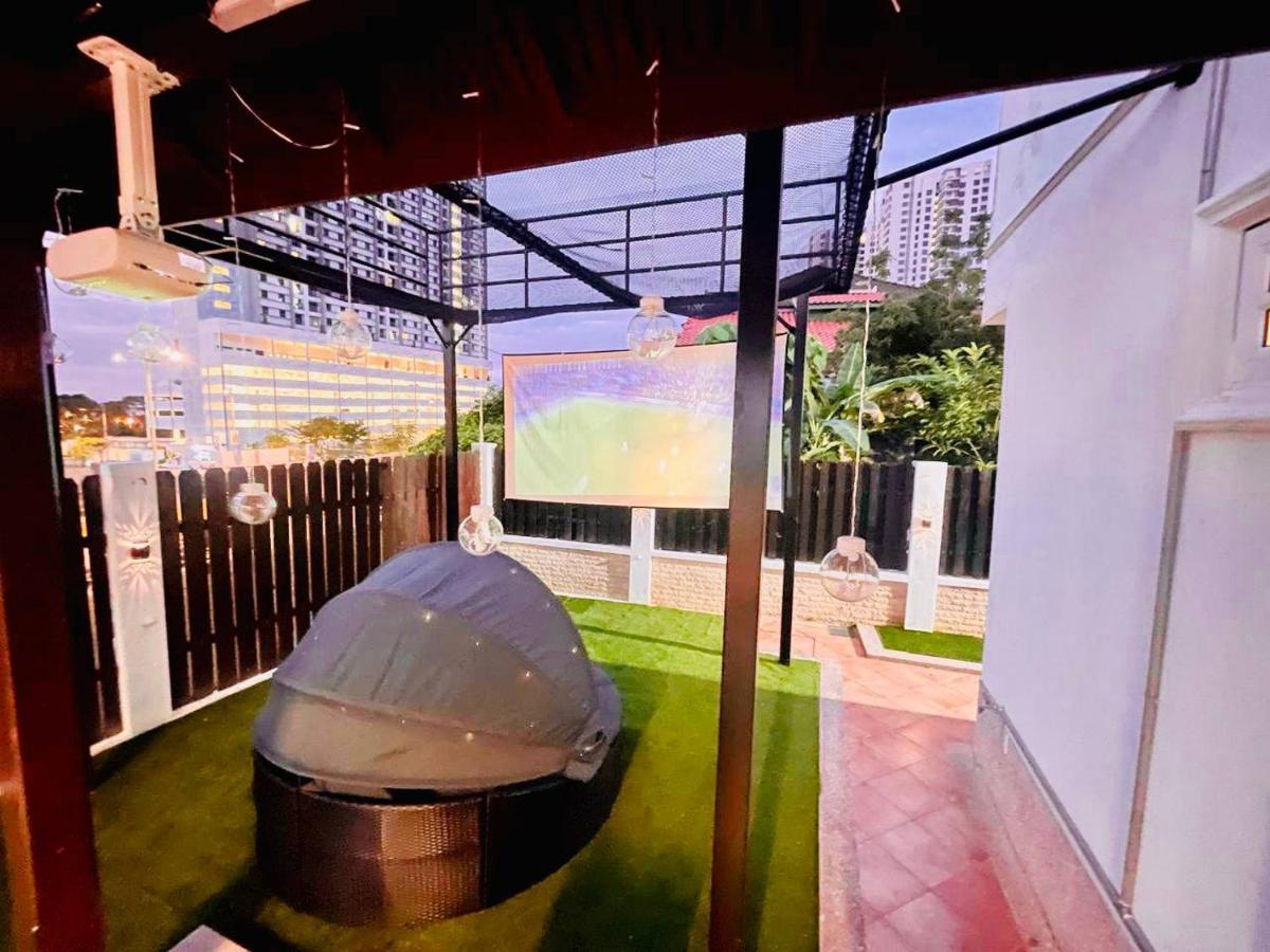 Trendy Family Getaway By Stayco - Mini-Pool, Outdoor Cinema, Air Loft, Ps4, Ktv - Just 2 Mins To Beach! Batu Feringgi Εξωτερικό φωτογραφία