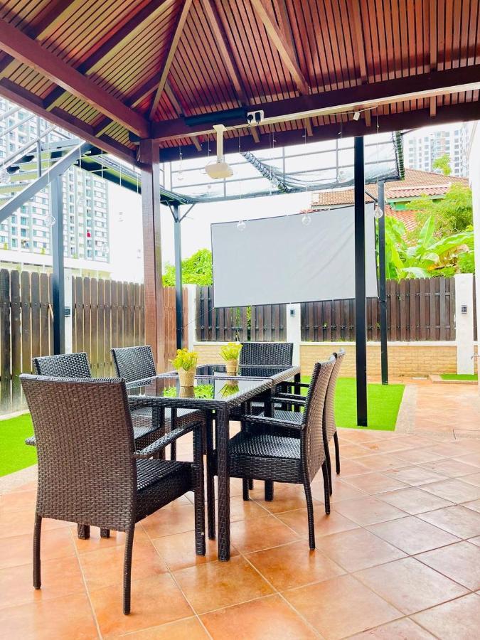 Trendy Family Getaway By Stayco - Mini-Pool, Outdoor Cinema, Air Loft, Ps4, Ktv - Just 2 Mins To Beach! Batu Feringgi Εξωτερικό φωτογραφία